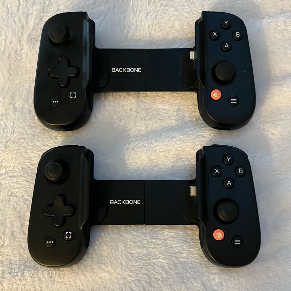 Two Backbone Mobile Gaming Controllers, Plug Into IPhone And Android, See Video